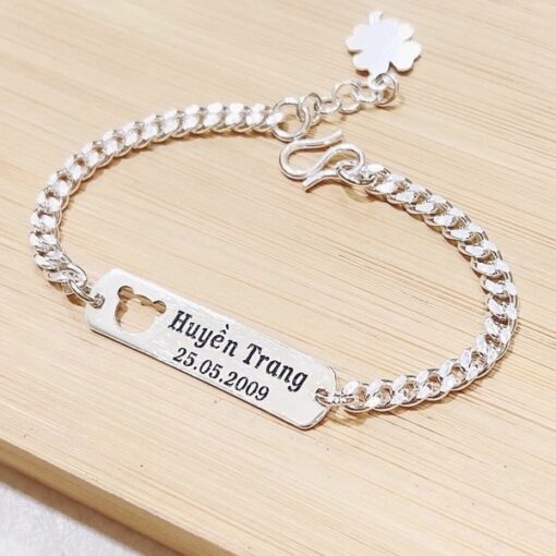 vòng tay khắc tên